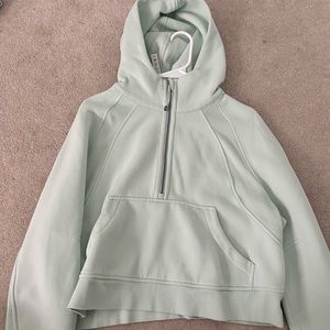 LuluLemon scuba size M/L, barley worn